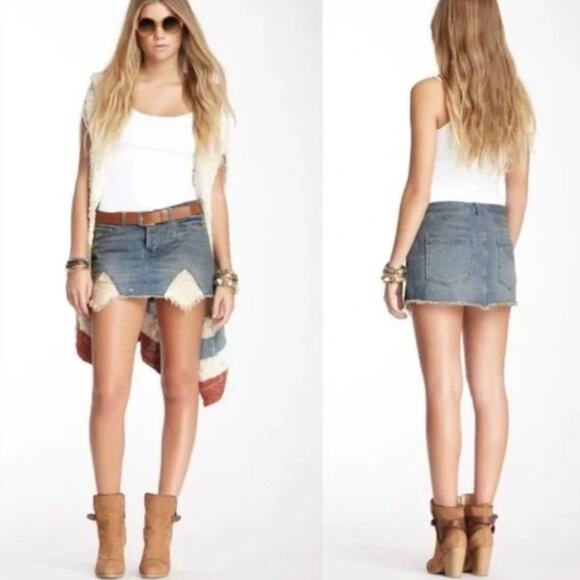 FREE PEOPLE the TIRE SWING Denim Mini Skirt Women's Size 4 - Picture 1 of 10